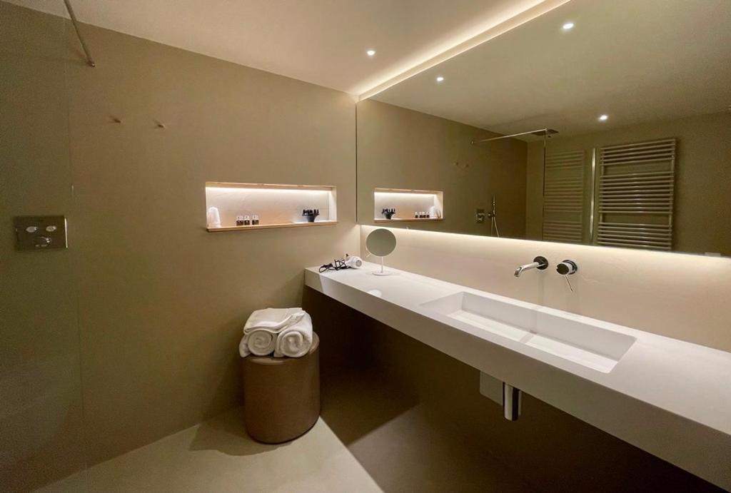 Silou Retreat Hotel Champdepraz Eksteriør billede