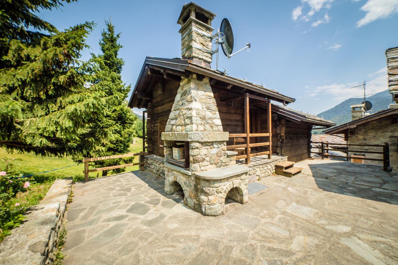 Silou Retreat Hotel Champdepraz Eksteriør billede